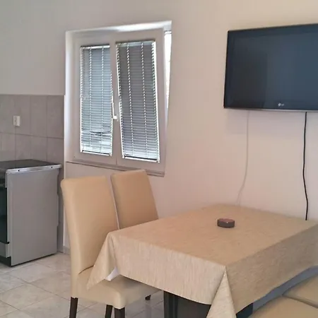 Mateo - One Bedroom - White *