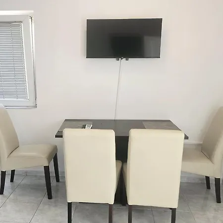 Mateo - One Bedroom - White * Vodice
