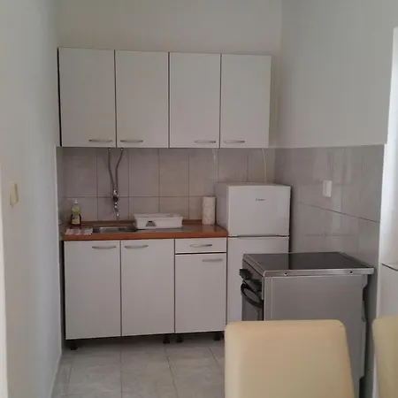 Mateo - One Bedroom - White *