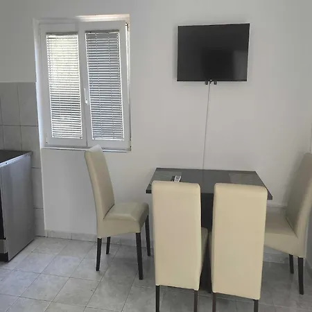 Mateo - One Bedroom - White