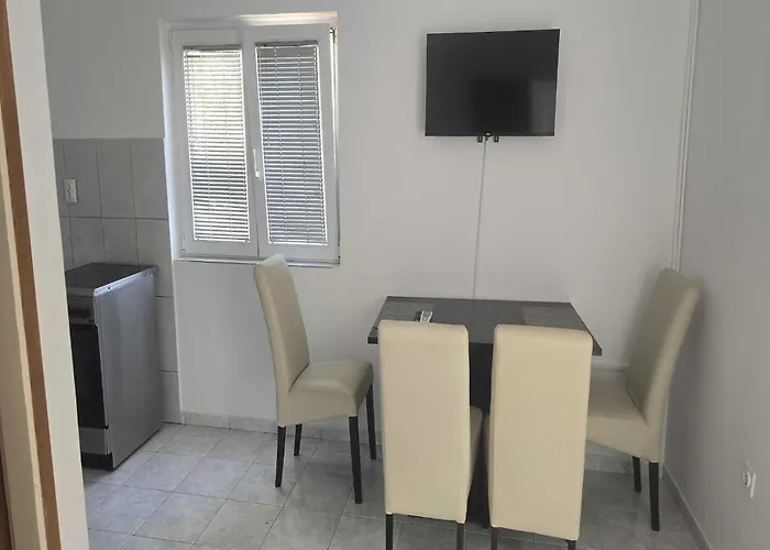 Mateo - One Bedroom - White