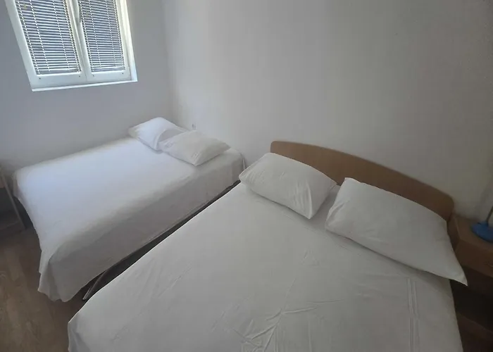 Mateo - One Bedroom - White Appartement *